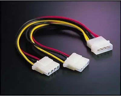 DELTACO Y-haarajohto 5,25" (4-pin) - 2 x 5,25" (4-pin) liittimet 0,2 m
