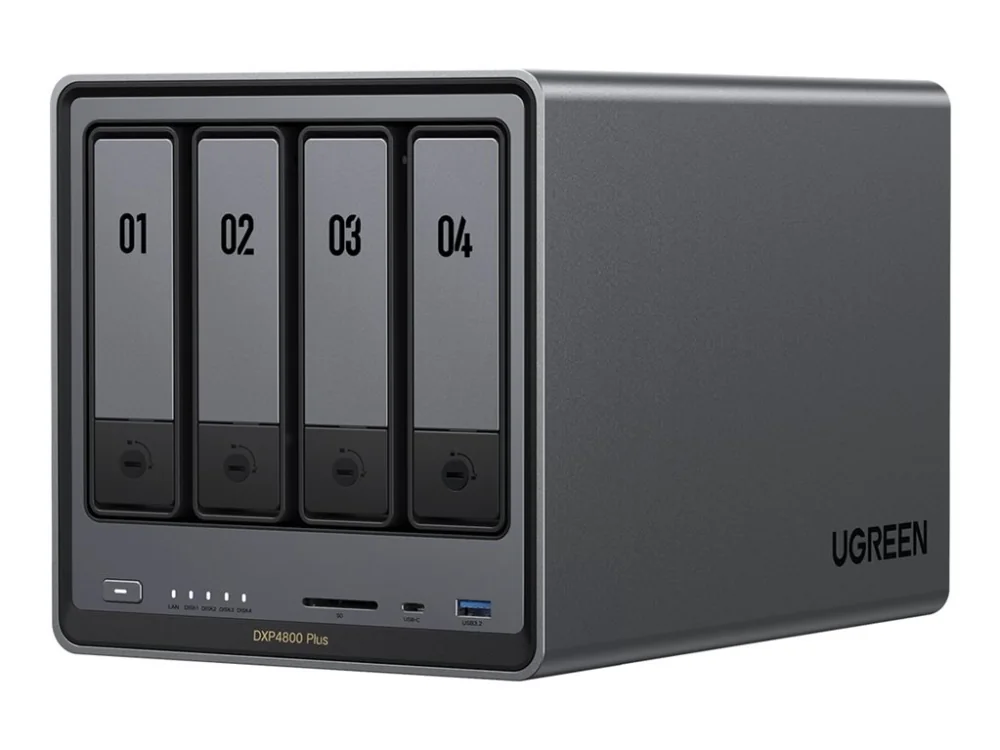 UGREEN DXP4800 Plus 32TB Seagate IronWolf NAS -paketti NAS sisältäen 4x 8TB Seagate IronWolf 3,5 tuuman SATA-kiintolevyn